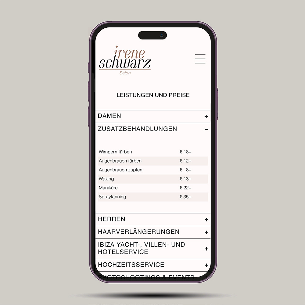 Das Bild zeigt ein Iphone mit der geöffneten Website von Irene Schwarz Salon. Man sieht die Unterseite „Leistungen und Preise“
